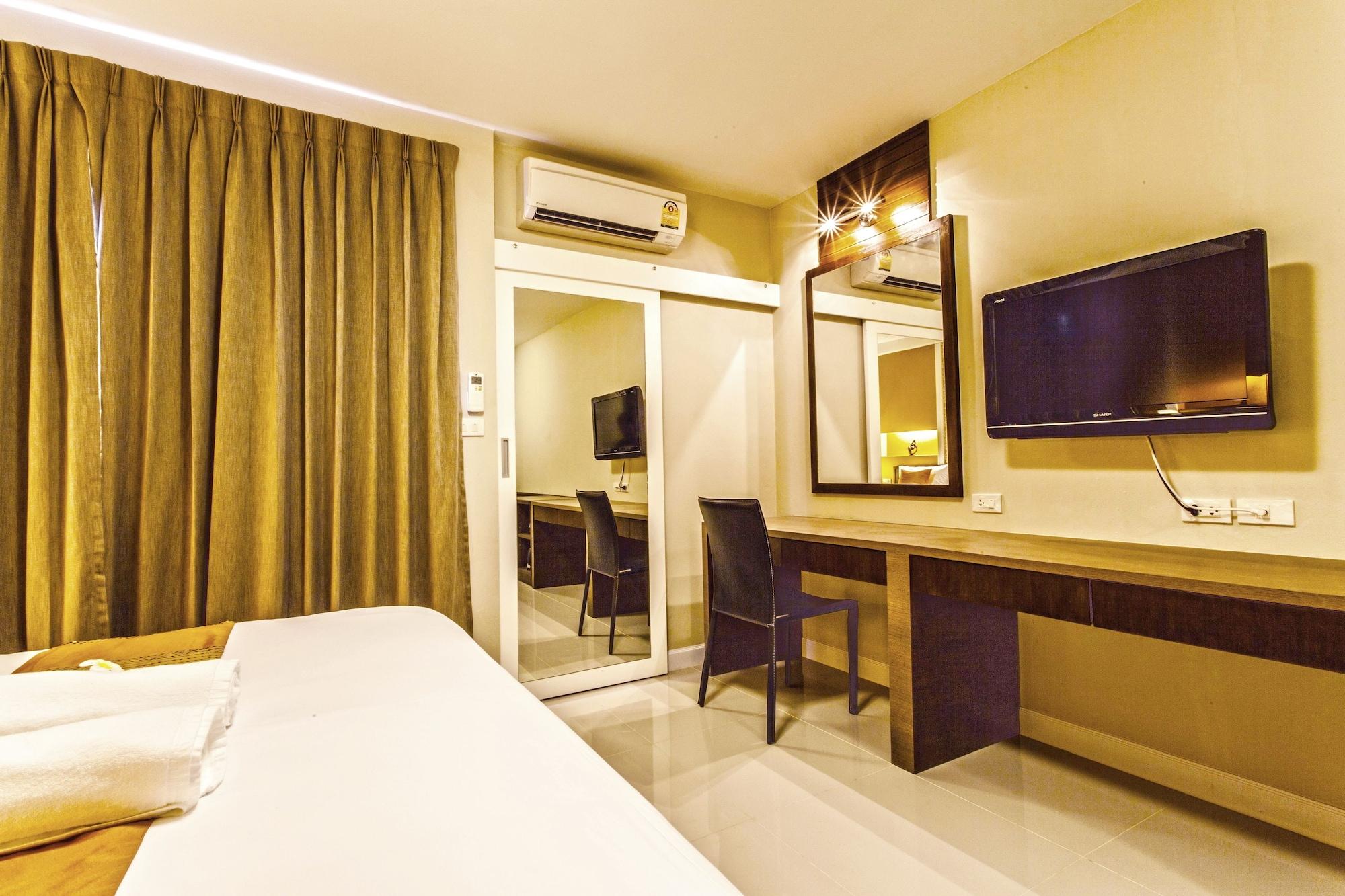 The Aim Sathorn Hotel Bangkok Exterior photo