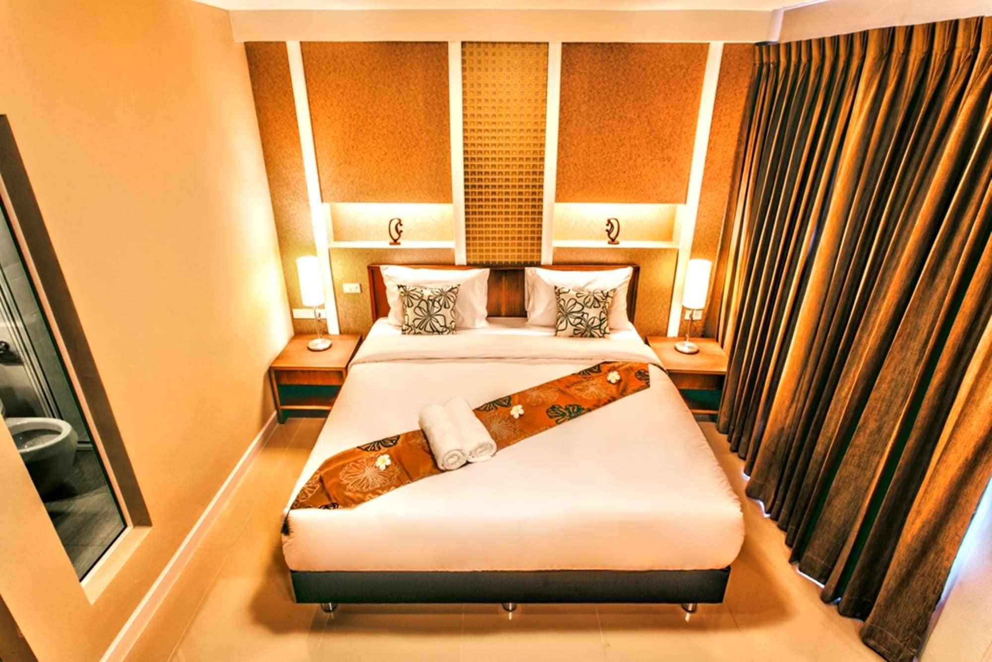 The Aim Sathorn Hotel Bangkok Exterior photo