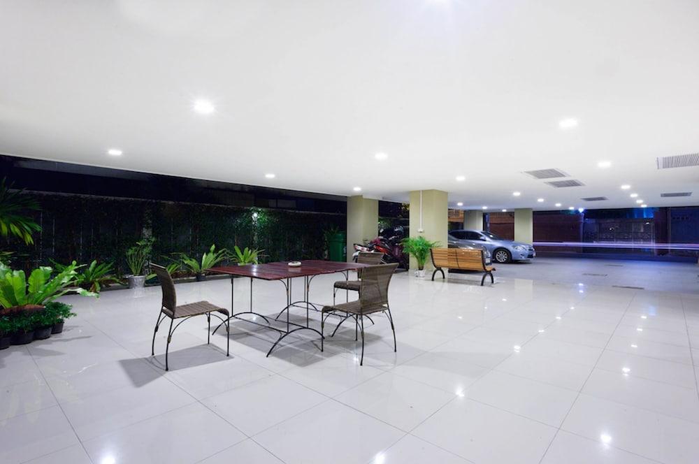 The Aim Sathorn Hotel Bangkok Exterior photo