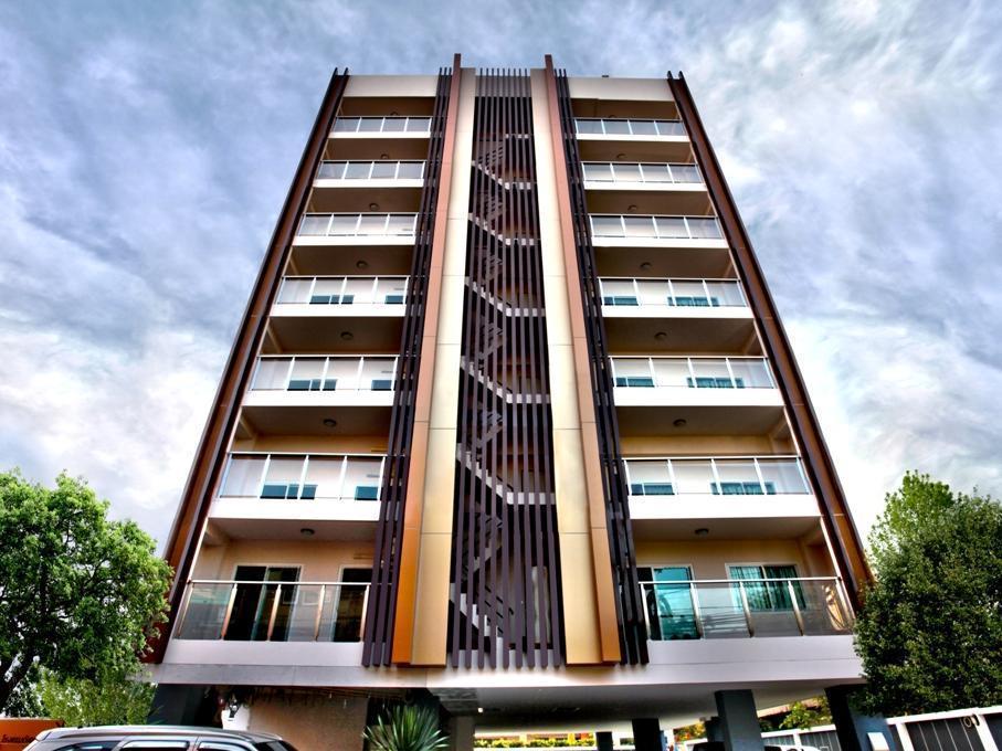 The Aim Sathorn Hotel Bangkok Exterior photo