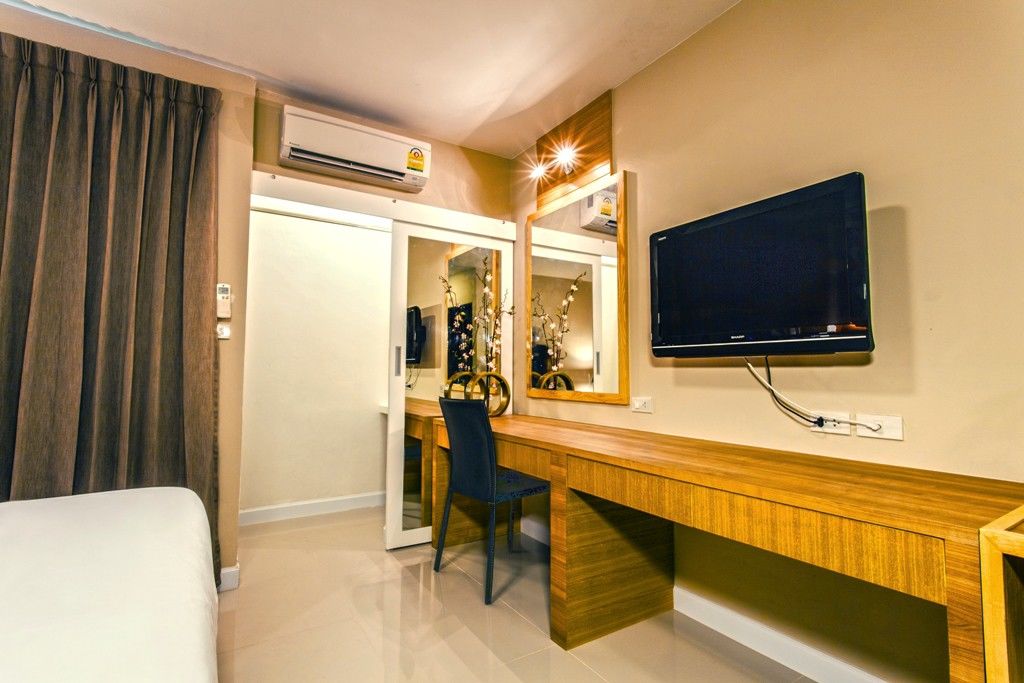 The Aim Sathorn Hotel Bangkok Exterior photo