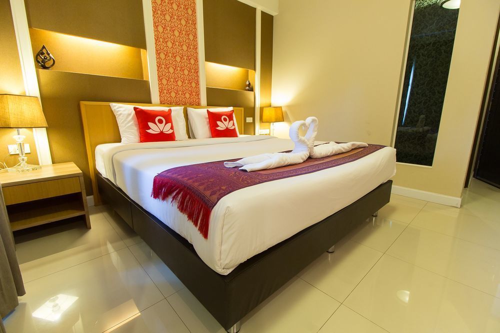 The Aim Sathorn Hotel Bangkok Exterior photo