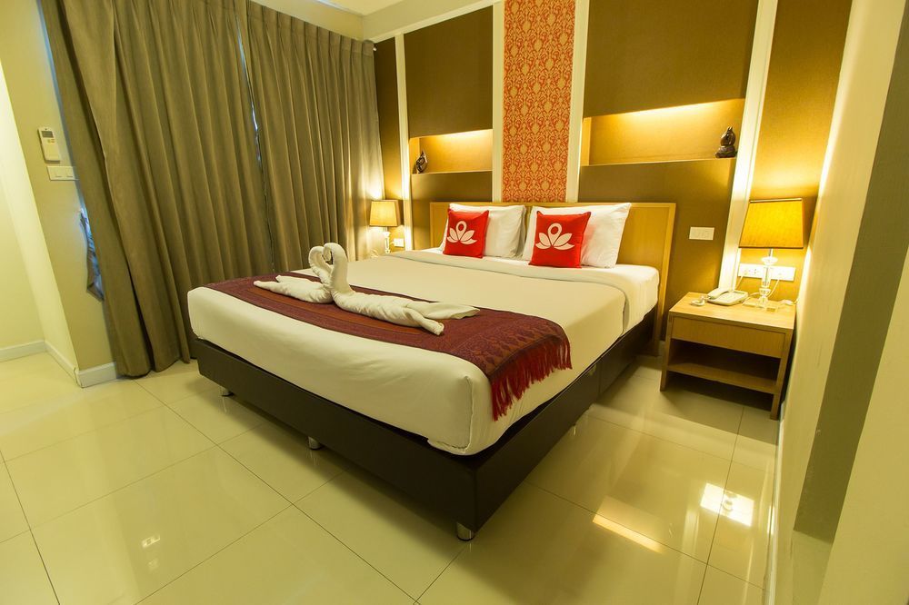 The Aim Sathorn Hotel Bangkok Exterior photo