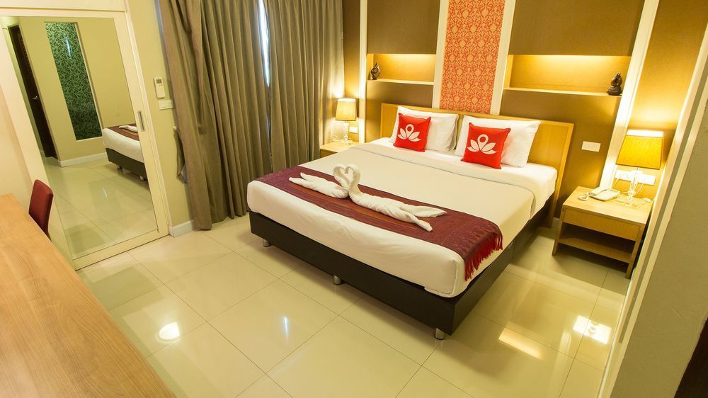The Aim Sathorn Hotel Bangkok Exterior photo