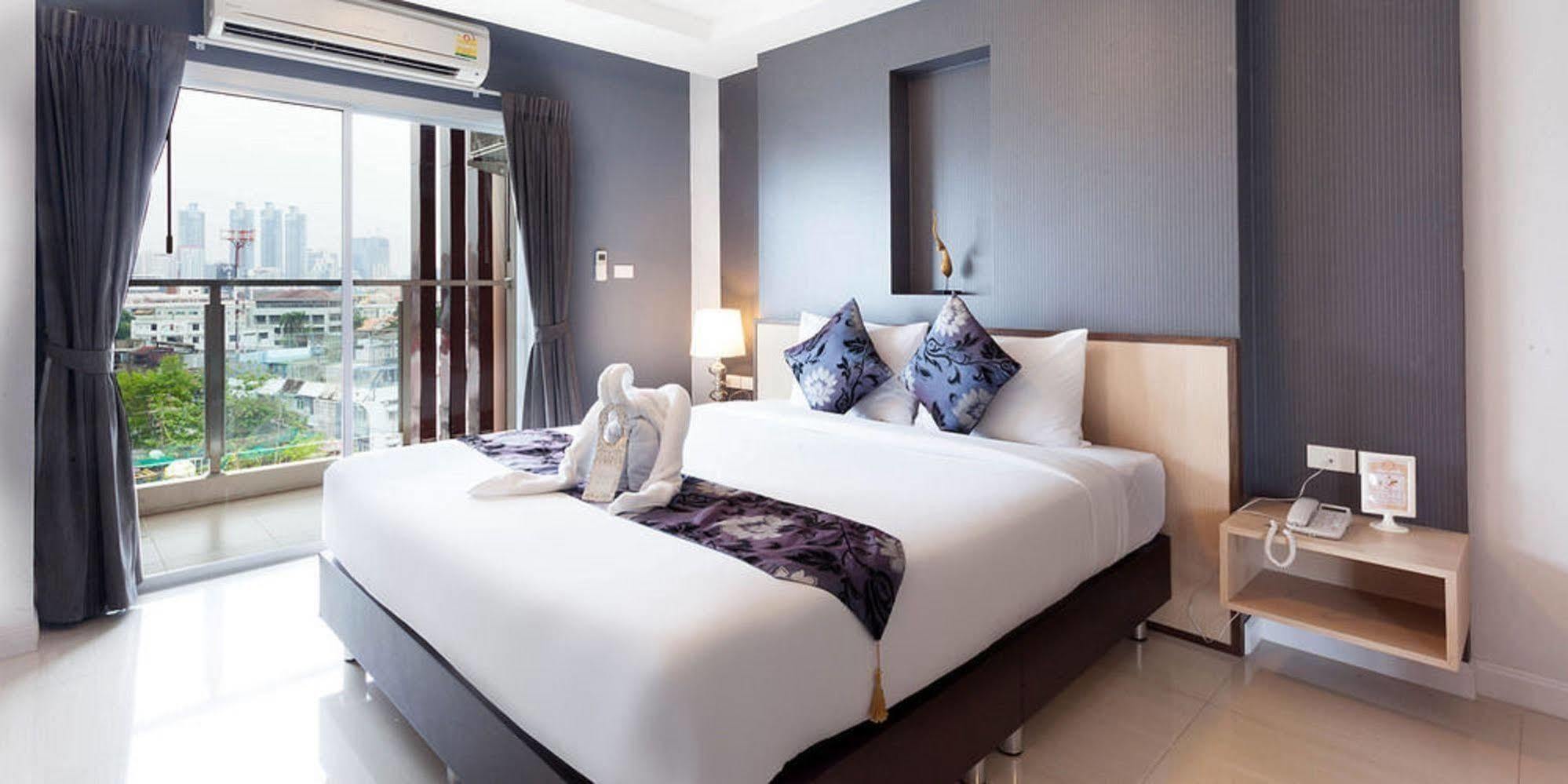 The Aim Sathorn Hotel Bangkok Exterior photo